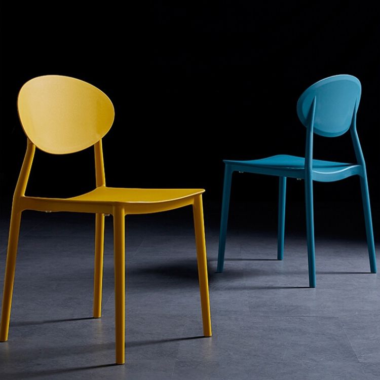 Moderne plastic eetkamerstoel stacking eetarmloze stoel voor restaurantgebruik
