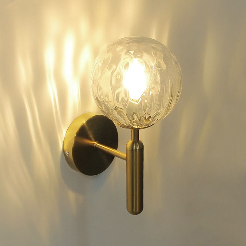 Melkachtige witte bal en waterpatroon bal eigentijds 1 hoofd wandmontage verlichting in messing