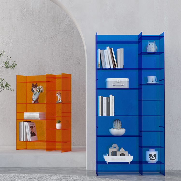 Libreria in stile scandinavo chiuso per l'ufficio di casa