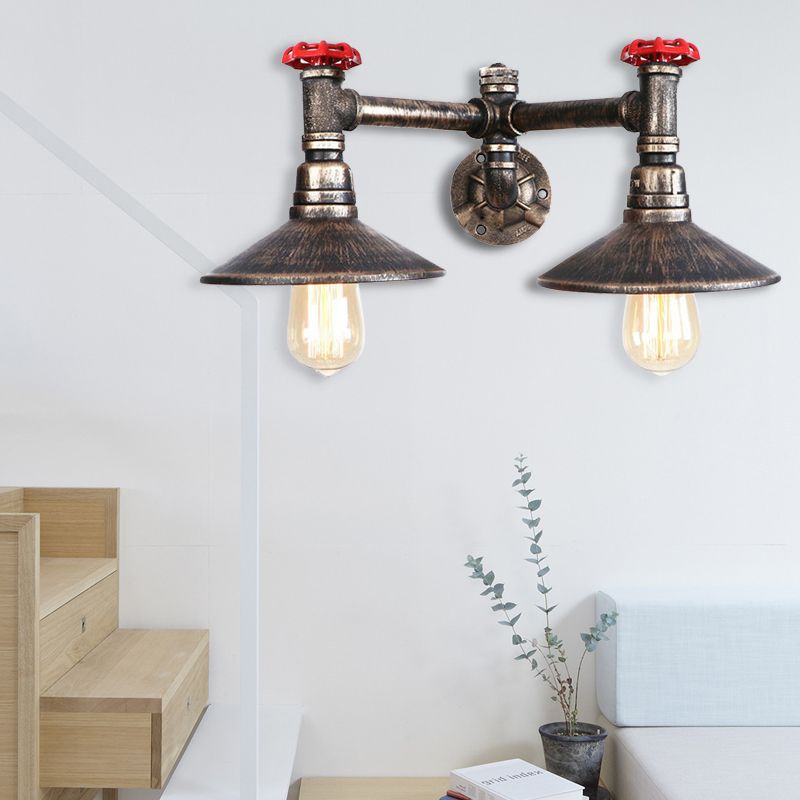 Verwitterte Bronze 2 Lampen Wandmontage Leichtes Steampunk schmiedeeiseisernen Schatten Wandleuchte mit rotem Ventil