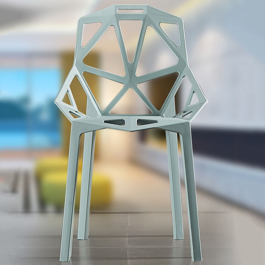 Chaise de salle à manger en plastique contemporaine, finition mate, chaise de salle à manger à dossier croisé