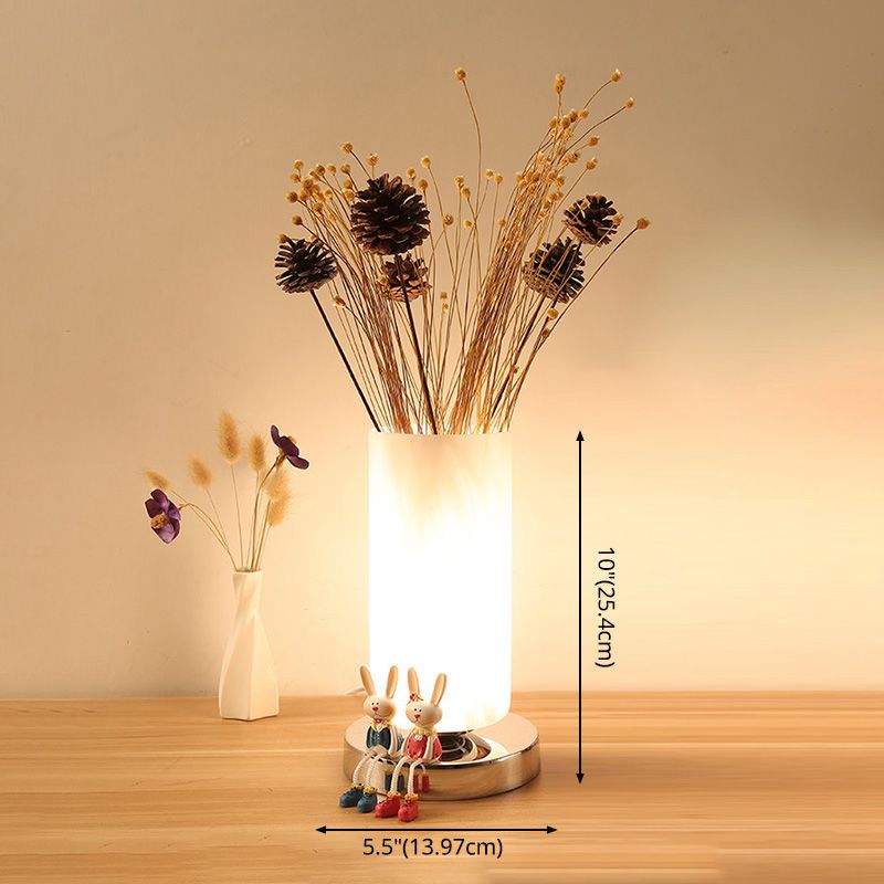 Lampada da tavolo con fiori e vasi Lampada da notte cromata a 1 luce in vetro bianco nordico con decorazioni floreali