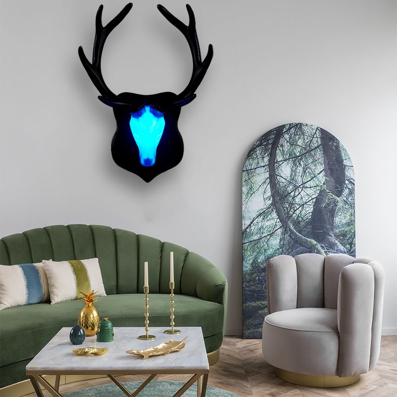 Lámpara de pared de ciervos LED país de resina blanca/azul lámpara de apliques para sala de estar con asta blanca/negra