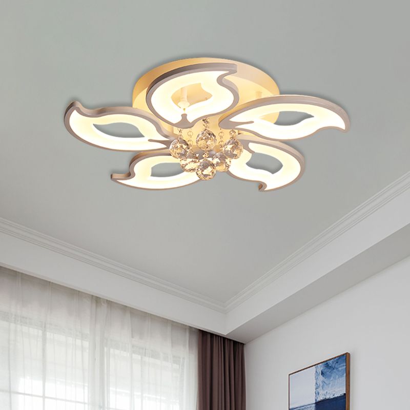 Iluminación semi descarga en forma de hoja acrílico 5 cabezas de techo led blanco al ras de cristal orbe deco