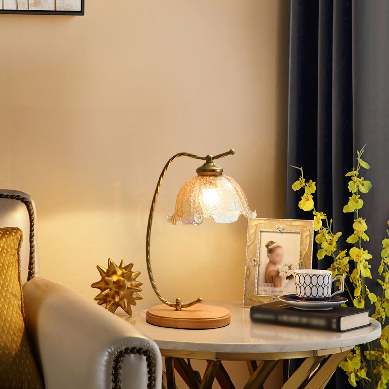 Lampe de nuit de forme de fleur en verre moderne 1 lampe de nuit légère en or