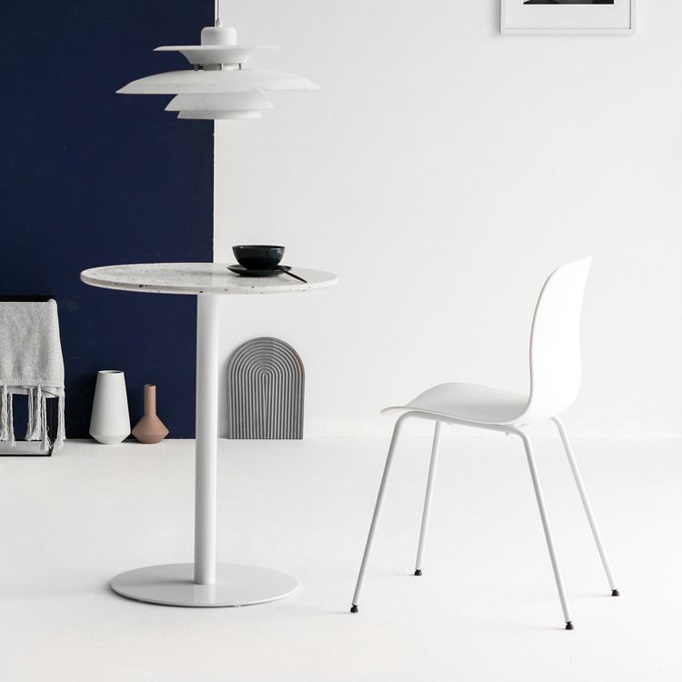 La salle à manger en plastique contemporaine préside des chaises de salle à manger en métal sans bras pour un usage domestique