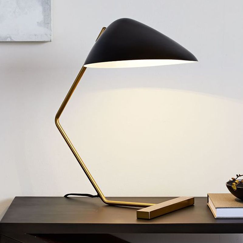 Lampada da tavolo Modernism Wide Flare in metallo con 1 lampadina, piccola lampada da scrivania in nero con braccio curvo