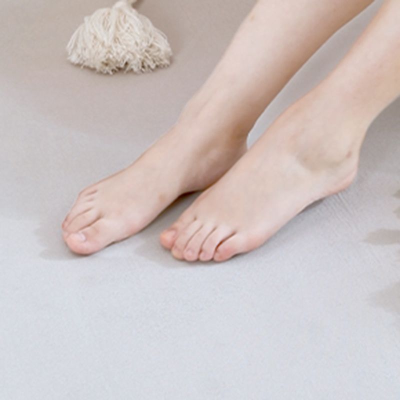 White Tone Trendy Rug Polyester Carpet Abstract Print Indoor Rug Anti-Slip Backing for Living Room