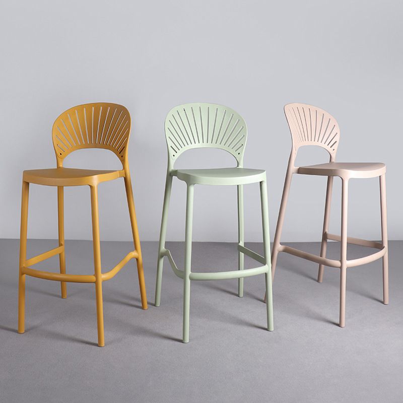 Taburetes de bar apilables de plástico de estilo nórdico para uso doméstico, taburetes con respaldo bajo sin brazos
