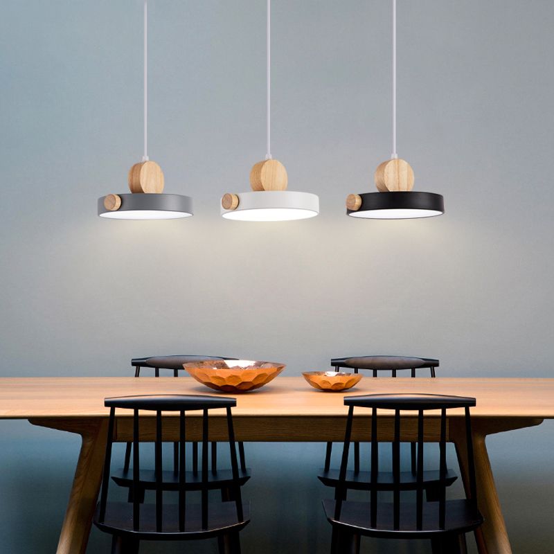 Forme de gâteau ronde Éclairage suspendu moderne Macaron Style Metal 1 Pendant léger