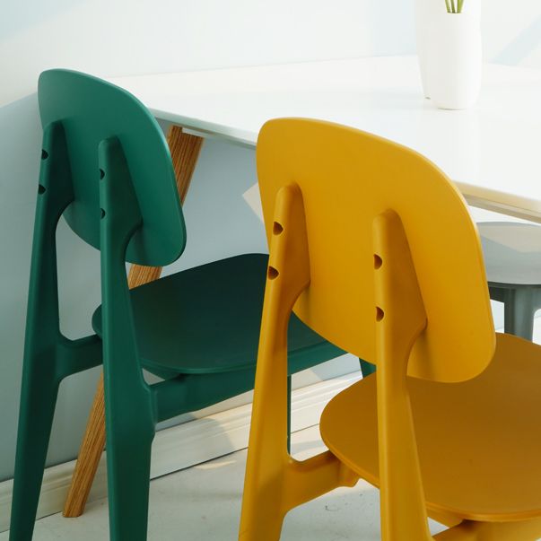 Silla lateral de plástico moderna para interiores y exteriores, sillas sin brazos con respaldo abierto para comedor