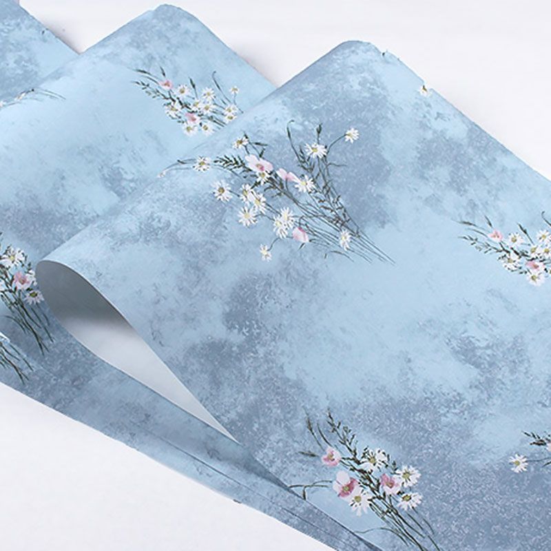 Pastel Blue Floral Design Wallpaper Roll Stain-Resistant Wall Covering for Guest Room Decoration
