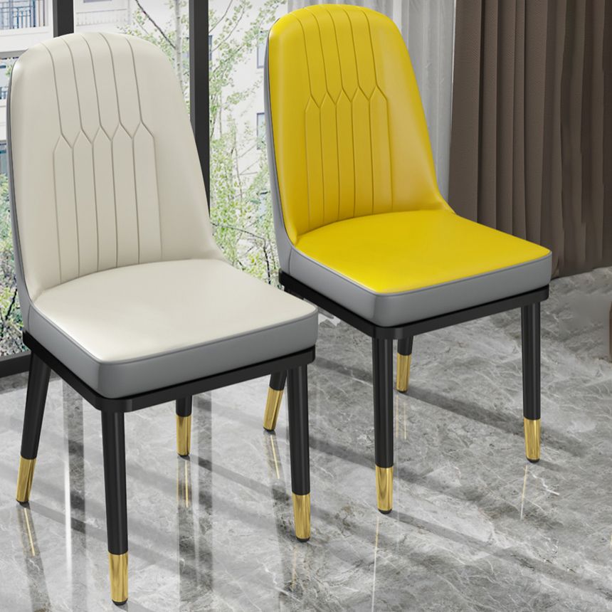 Chaise d'intérieur scandinave avec dossier Parsons rembourré en métal, chaise de salle à manger