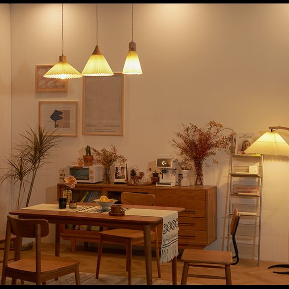 Pleated Fabric Shade Hanging Lamp Nordic Style Single Wood Pendant Lighting for Diner