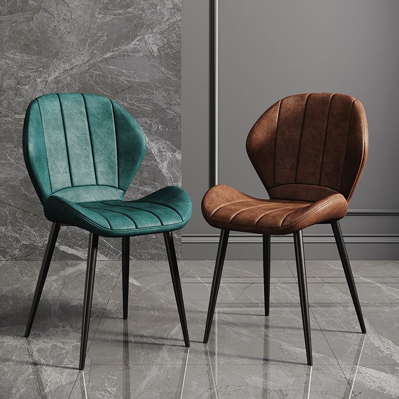 Silla lateral casera tapizada escandinava Wingback Silla de comedor con acabado mate