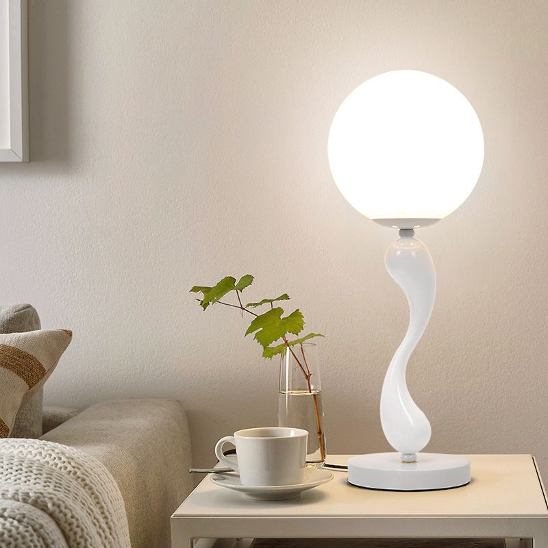 Stile nordico 1 lampada da tavolo lampada a forma di delfino Luce da comodino con paralume