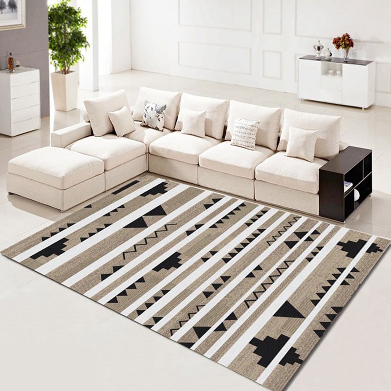 Modern Beige Rug Polyester Graphic Indoor Rug Washable Rug for Home Decor