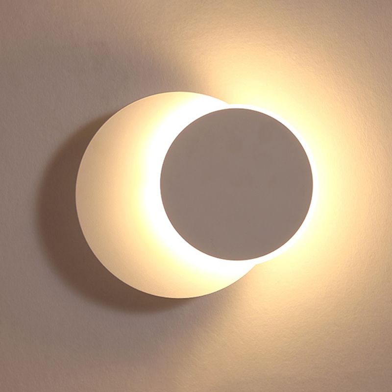 Modern Style Circle Shape Wall Sconce Metal 1 Light Wall Lighting for Bedroom