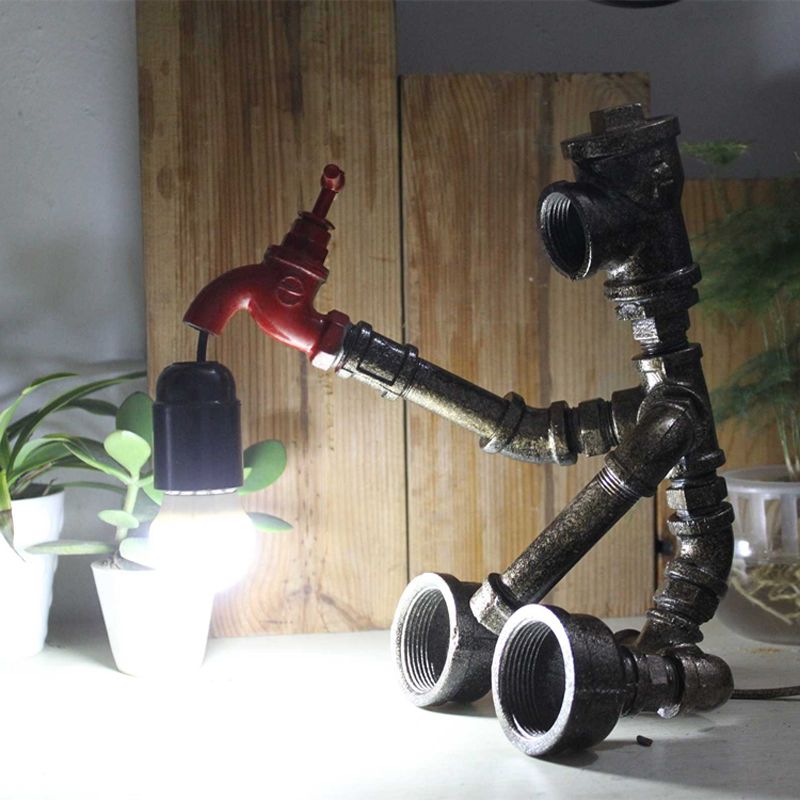 Table de robot assis métallique avec robinet déco steunpunk 1 clair