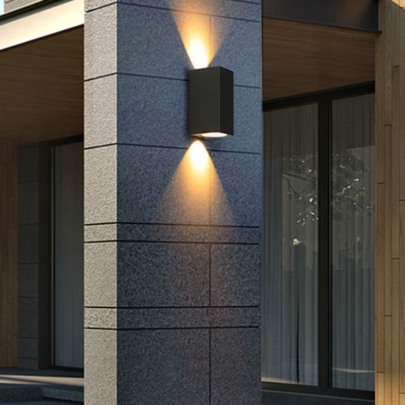 Modernism Wall Sconce Black Outdoor Sconce Light Fixture for Courtyard