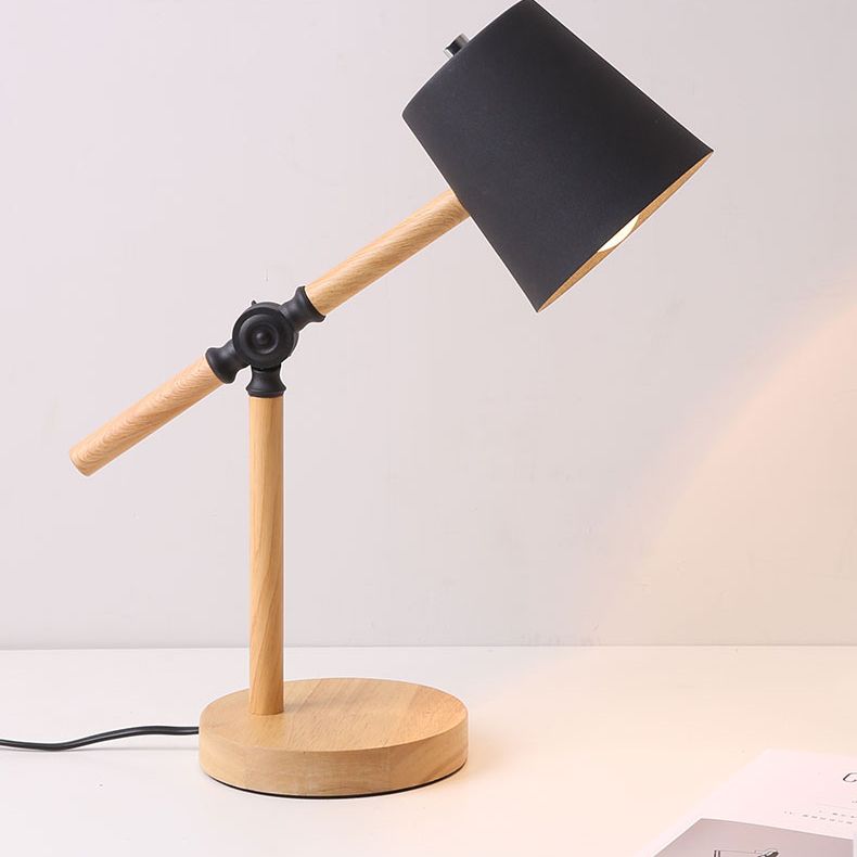 Lampada da tavolo con braccio oscillante in legno Macaron Lampada da lettura a 1 luce con paralume affusolato in metallo