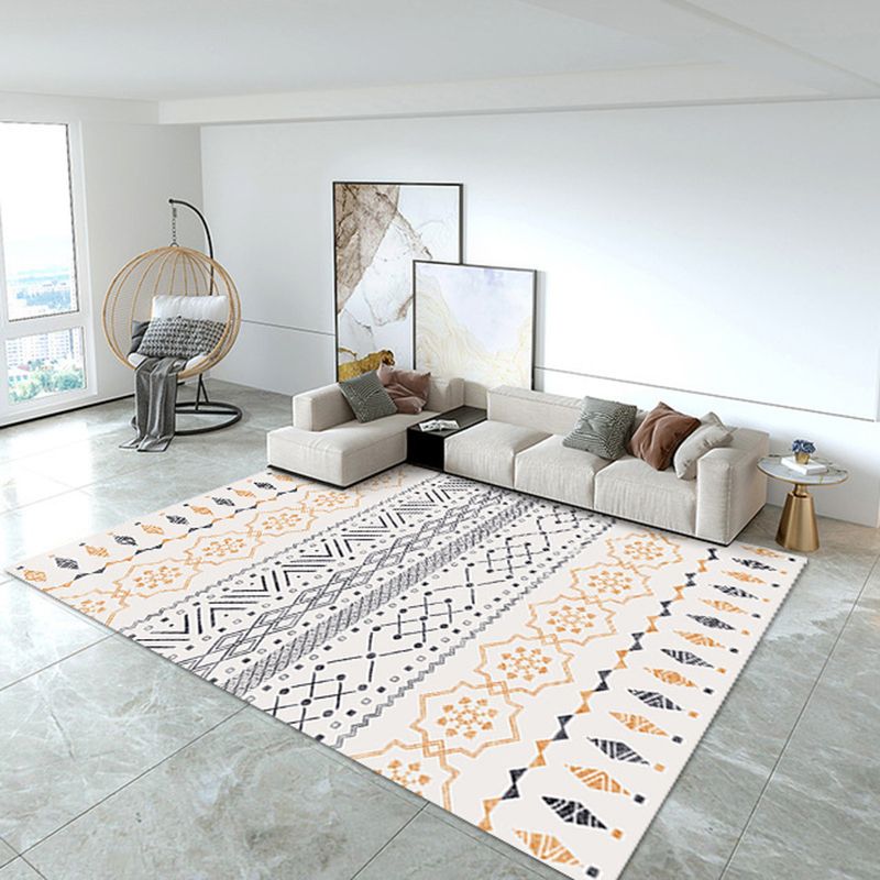 Light Orange Graphic Rug Polyester Casual Rug Stain Resistant Rug for Living Room