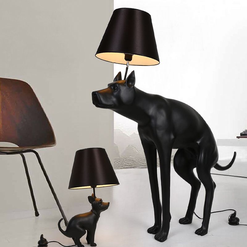 Lámpara de noche de resina Estilo country Style 1 Bulbo de la mesa de la mesa de dormitorio en negro con tono de tela de cono