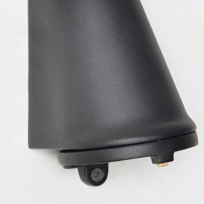 Minimalismo de estilo moderno Lámpara de apliques de apliques de metal para al aire libre.