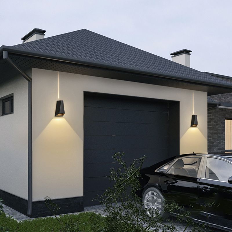 LED Modern Metal Wall Sconce Geometric Shape Wall Light with Glass Shade for Courtyard