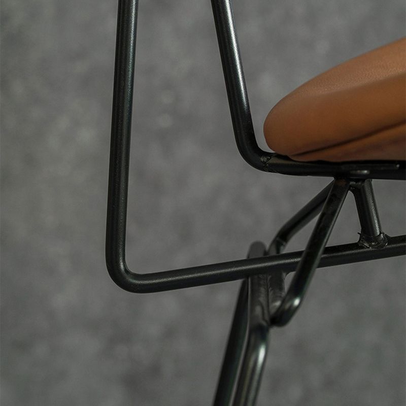 Tabouret de bar en fer noir, tabouret de comptoir à dossier bas de style industriel avec siège en selle