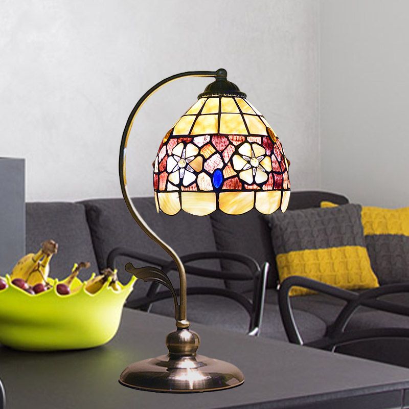Tiffany Blumengurt mit überbrochenem Tischleuchte 1 Lampenschalen-Nachttisch-Lampe in Bronze für Büro