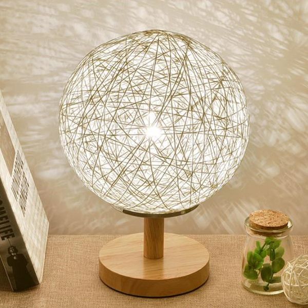 Lampada da tavolo intrecciata a mano rattan Contemporary 6 "/7" W 1 Lulb Light/Red Table Light con ombra globale e base in legno