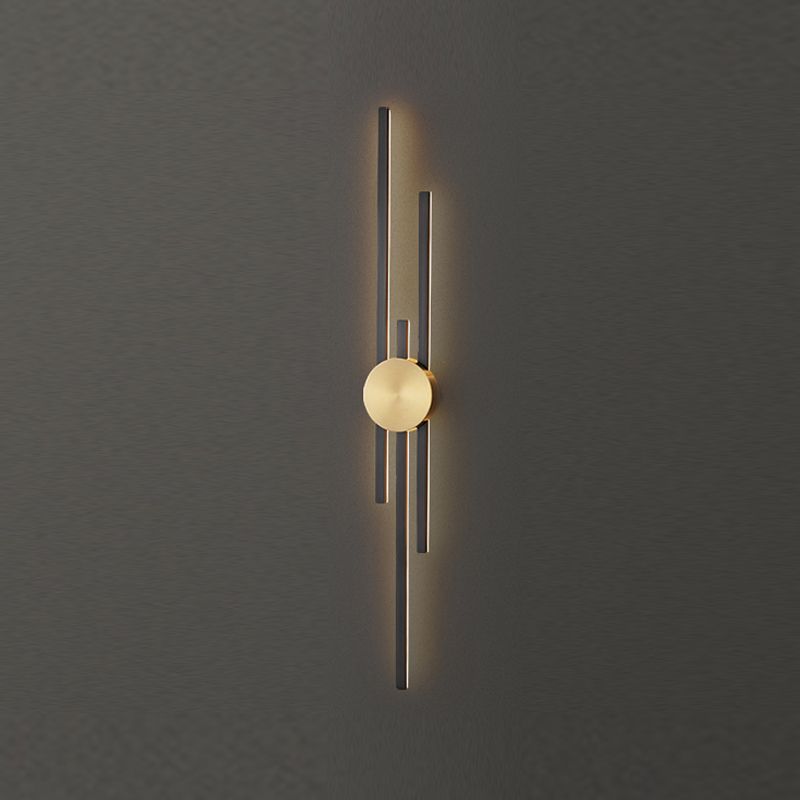 Metal Linear Shape Wall Light Modern Style Multi Lights Wall Mount Light Fixture