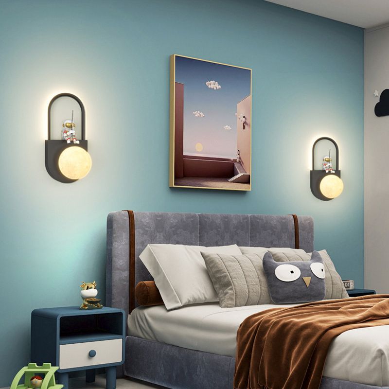 Modern Style Wall Light Fixture Creative Astronaut Wall Light Sconce for Bedroom