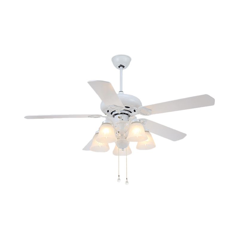 White 5 luces colgando ventilador de ventilador modernista ópalo lámpara de semi descarga con 5 cuchillas para sala de estar, 48 "W