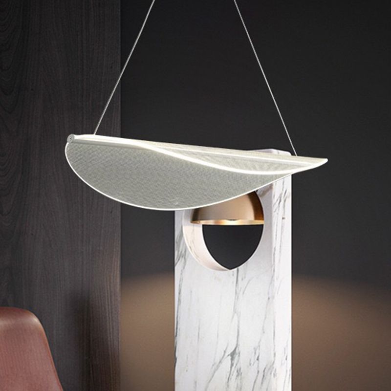 Luce a sospensione a forma di foglia acrilica Simplicità Sospensione LED bianca per la camera da letto