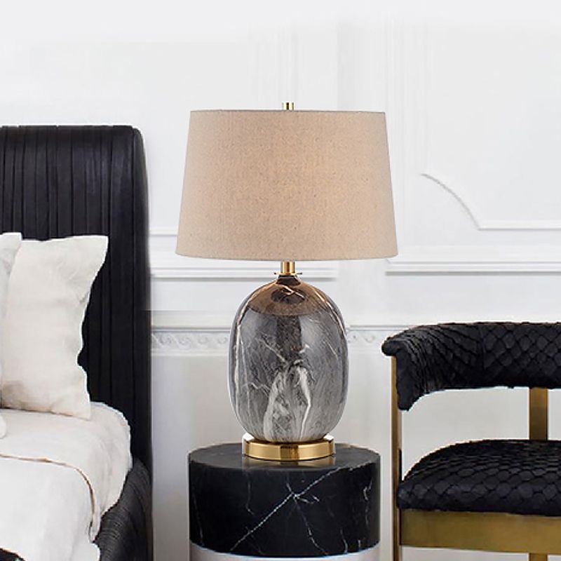 Luz de mesa de barril de lino moderno 1 lámpara de escritorio de tela de bulbo con base de mármol gris oblonga