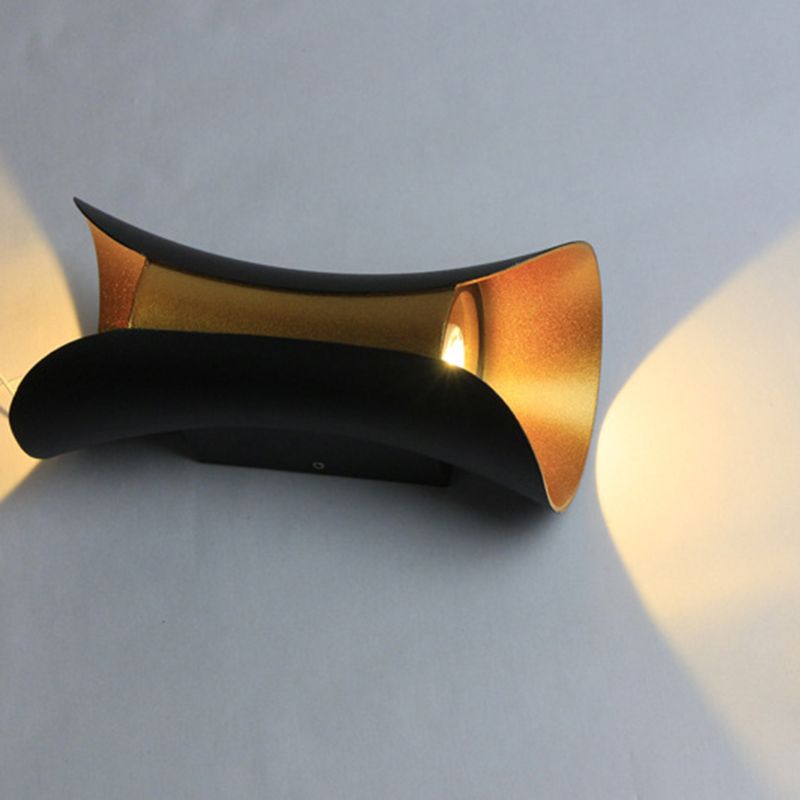 Lampada montata a parete in stile moderno a parete a muro 2 luci di luce in alluminio in nero in nero e oro