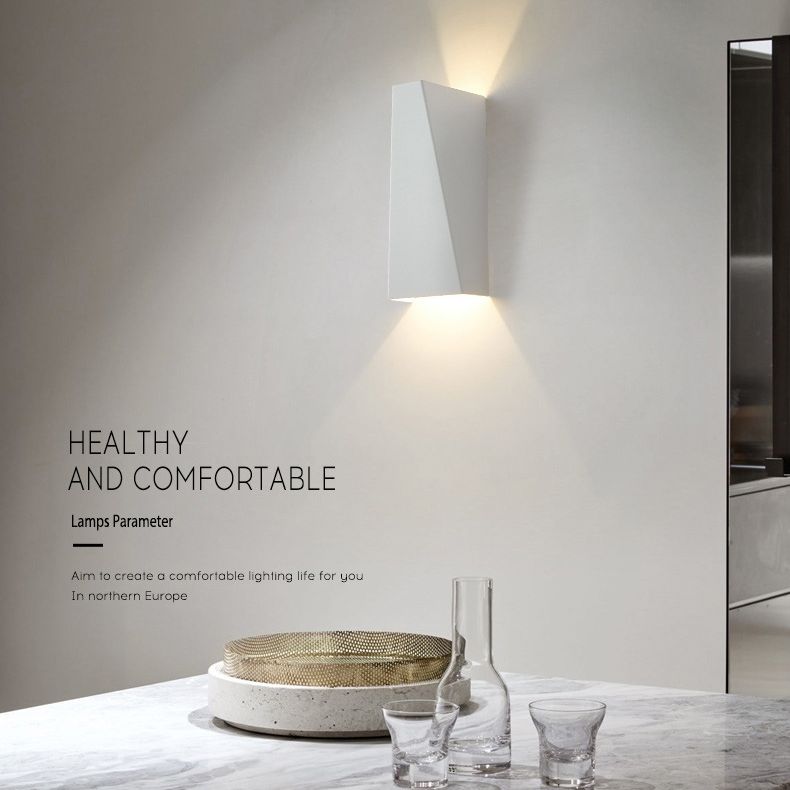 Polygon Wall Sconce Lighting Modern Style Metal 2-Lights Sconce Light in Black and White