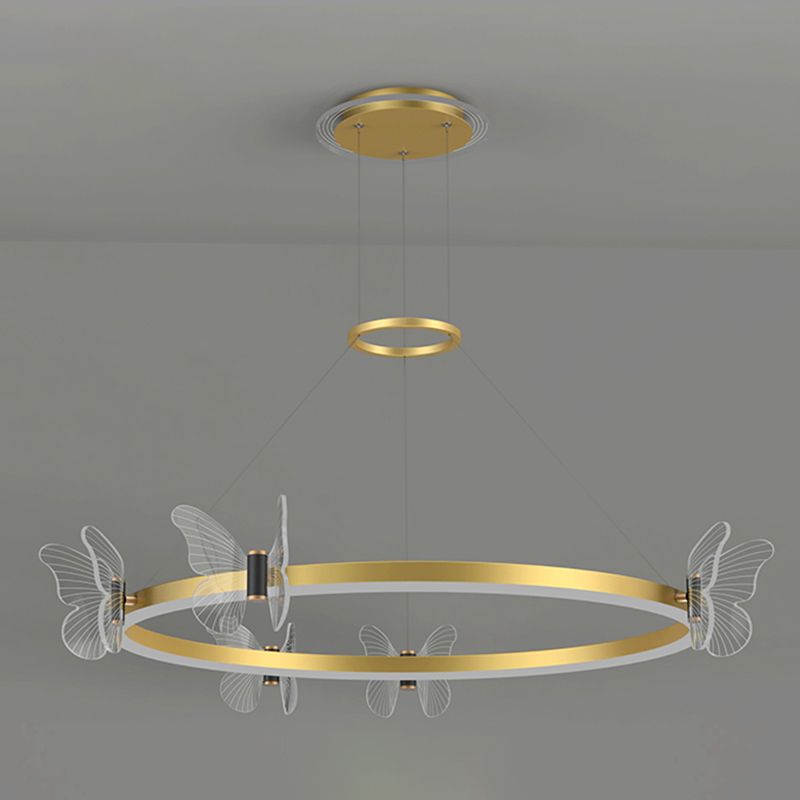 Lustre en or moderne