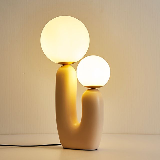 Postmodern oogverzorging Bureaulamp Minimalistisch tafellamp voor de slaapkamer van de studieruimte
