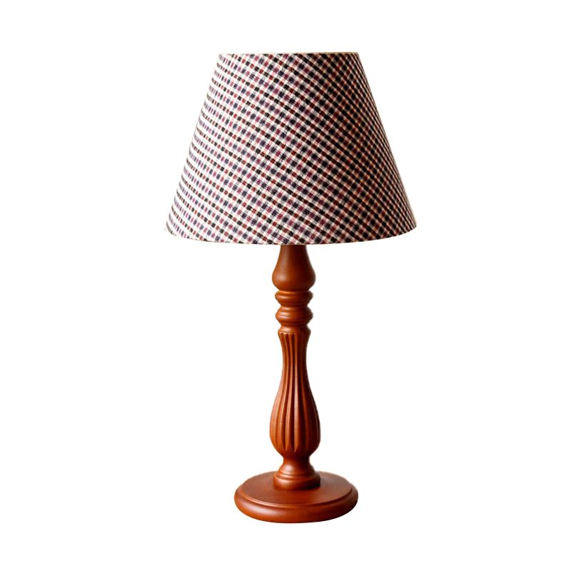 Lampe de bureau en forme de tonneau beige/beige/bleu foncé, tissu traditionnel, lampe de lecture à 1 lumière pour chambre à coucher avec base en bois