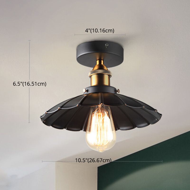 Lampada da soffitto industriale in metallo leggero con bordi smerigliati 1