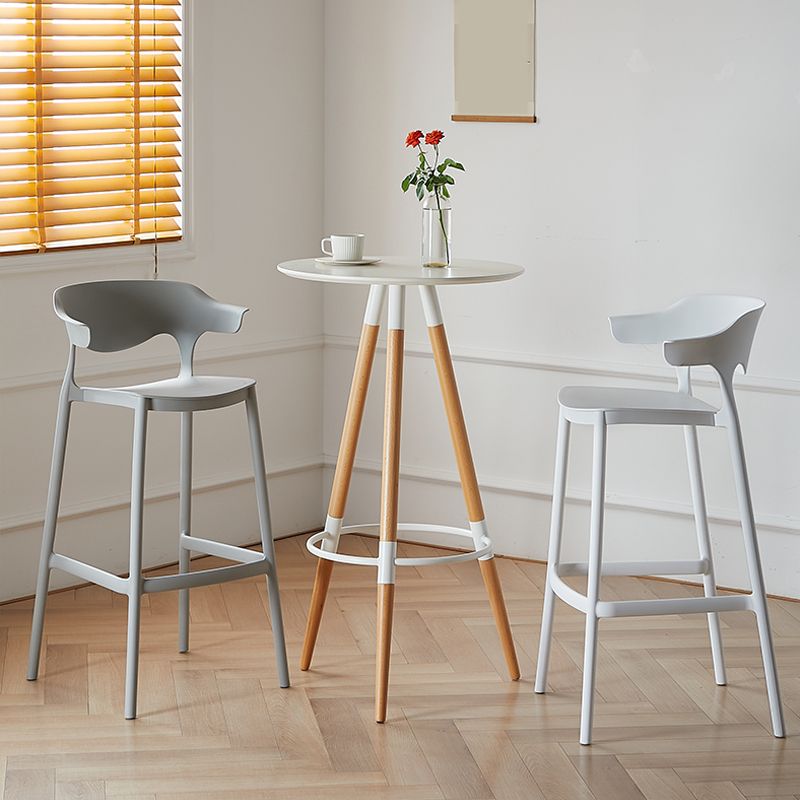 Indoor Plastic Armless Bar Height Stool Industrial Stackable Low Back Bar Stool