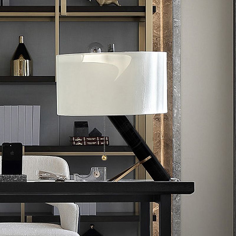 Fabric Drum Shade Desk Light moderne lampe de table créative à tête moderne en blanc avec chaîne de traction pour salle d'étude