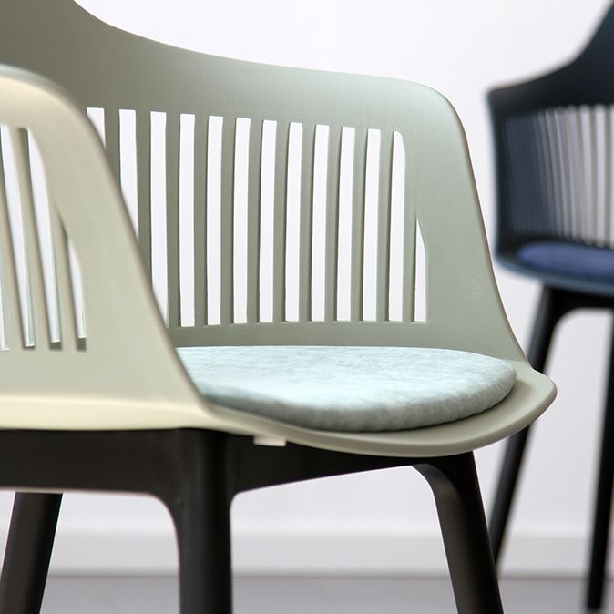 Chaise de salle à manger en plastique de Style nordique, chaise latérale à dossier Windsor pour usage domestique