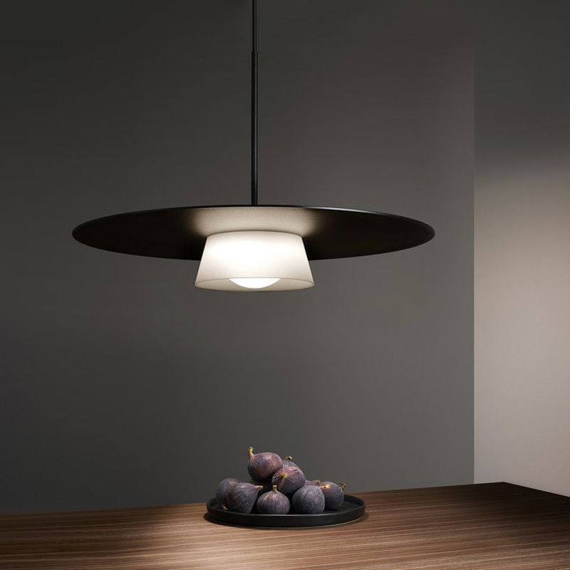 Wide-Brim Hat Pendant Ceiling Light Minimalist Iron 1 Bulb Dining Table Suspension Lamp in Black and White