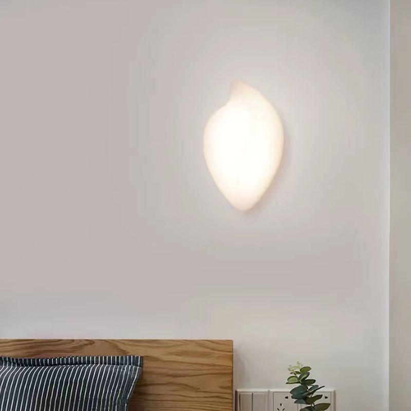 Single Modernism White Wall Mounted Sconce Acrylic Wall Light for Bedroom