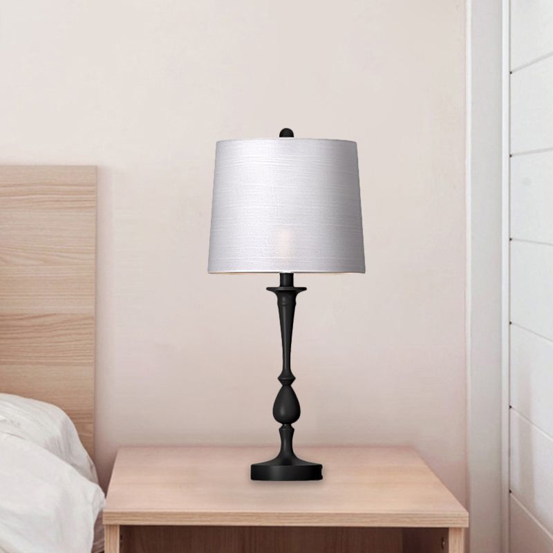 Stofffassform Nachtlampe Antiquier 1-Licht Schlafzimmer Tischstand Beleuchtung in Schwarz/Silber/Gold