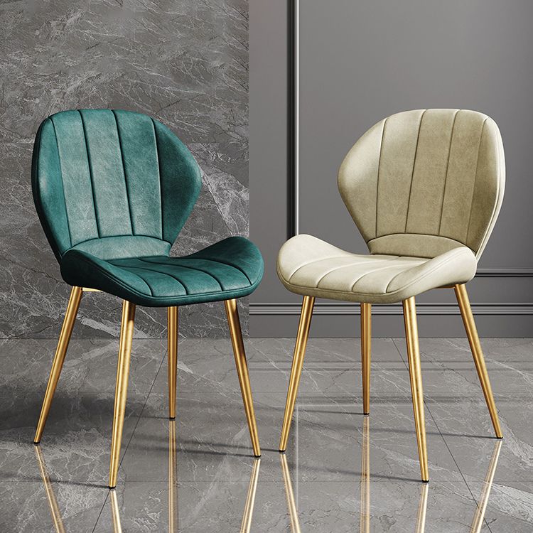 Silla lateral casera tapizada escandinava Wingback Silla de comedor con acabado mate